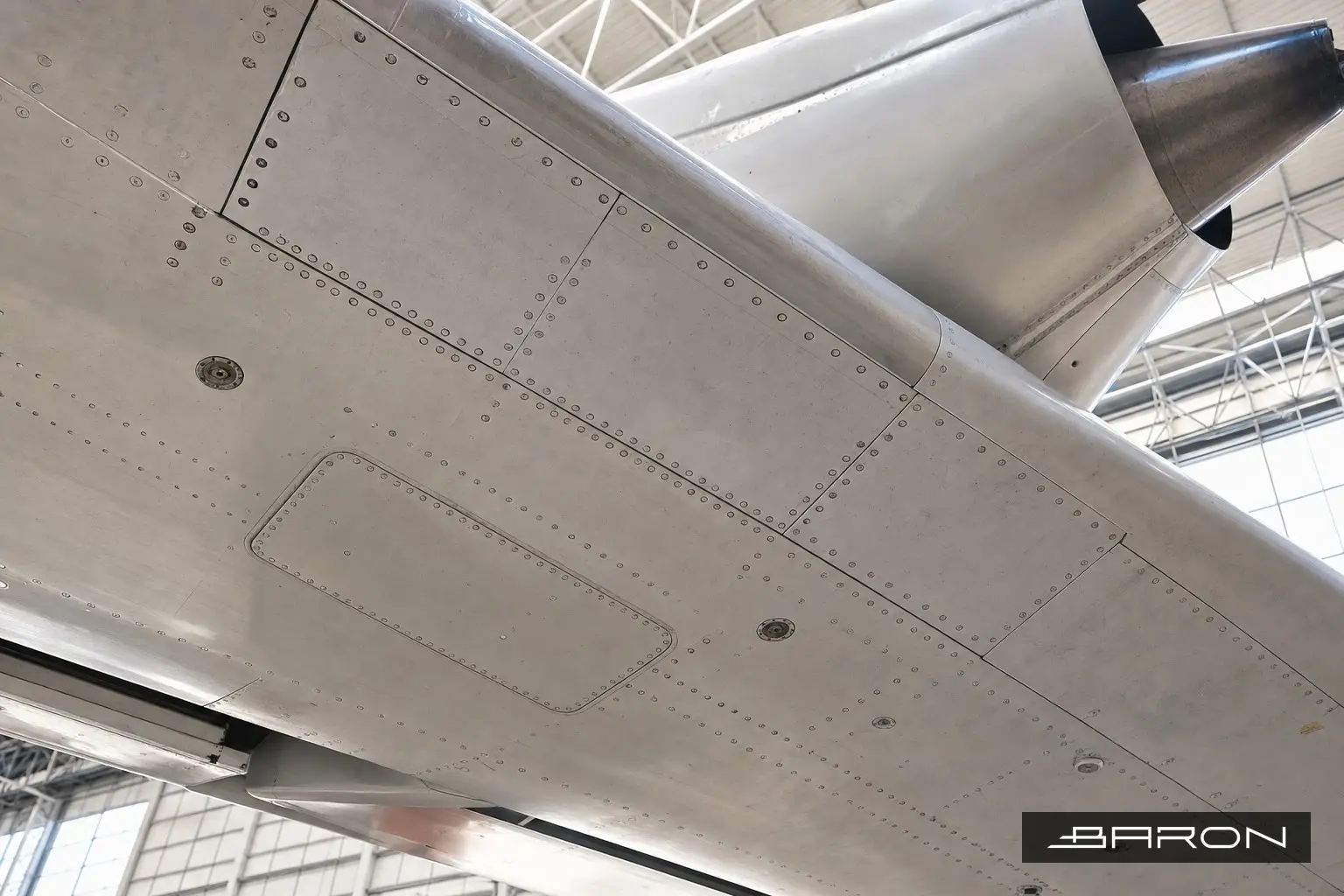 A320 outer wing bottom skin under the pylon reinforcing plate, radiographic inspection area